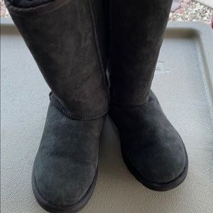 Tall black uggs